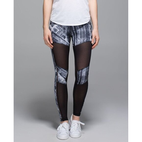 Lululemon Hot To Street Pants Heat Wave White/Black Leggings Size 6 - Picture 3 of 16